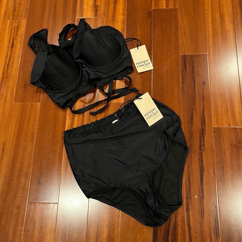 New NWT Unique Vintage Swim Black Bikini Set Two Piece Highwaisted Ruffle Medium